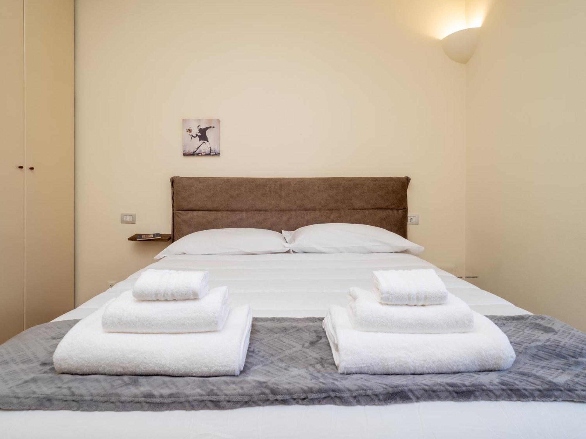 Flat In Center With Terrace, Near Garibaldi Fs Appartamento *