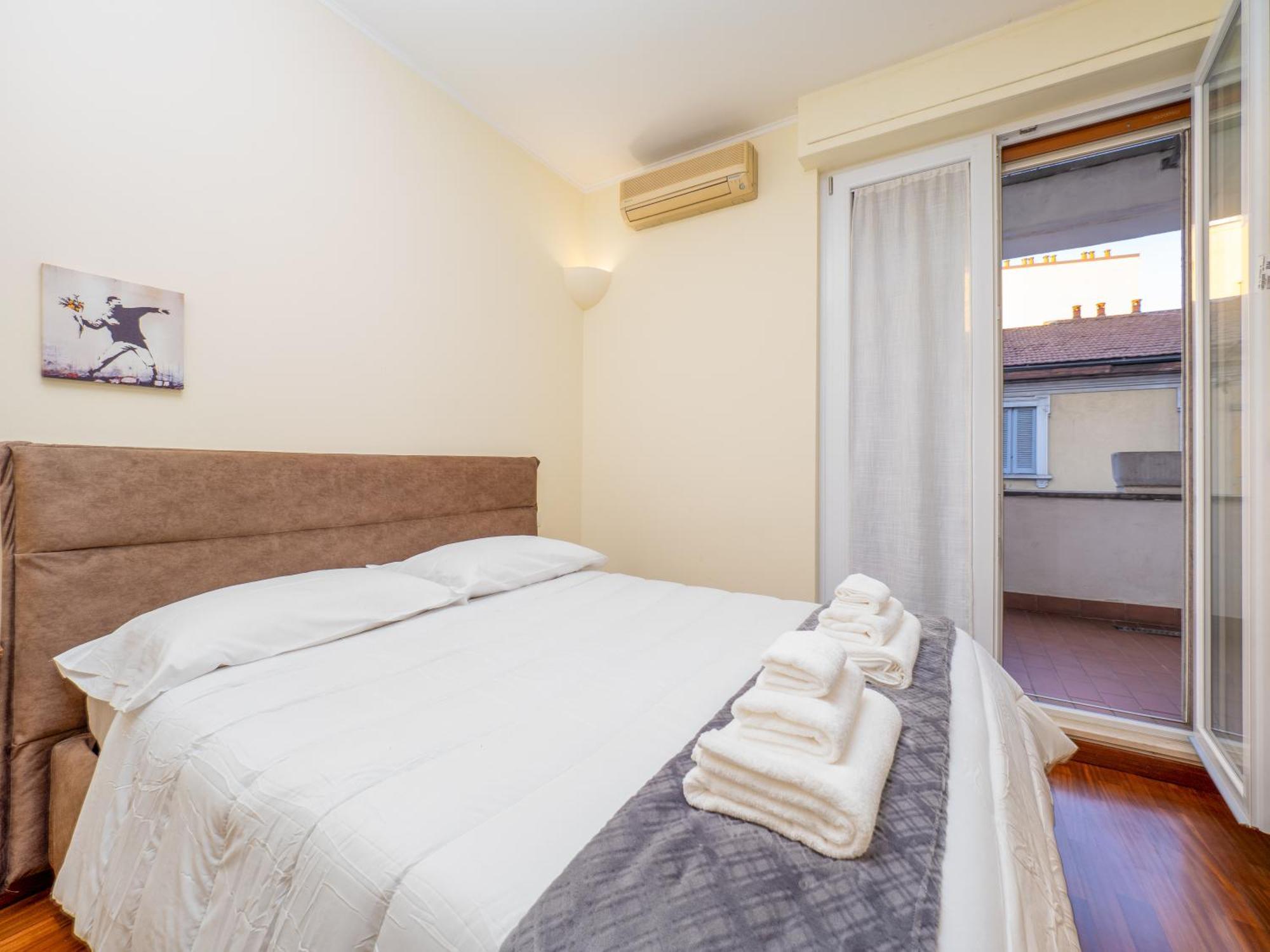 Flat In Center With Terrace, Near Garibaldi Fs Milan