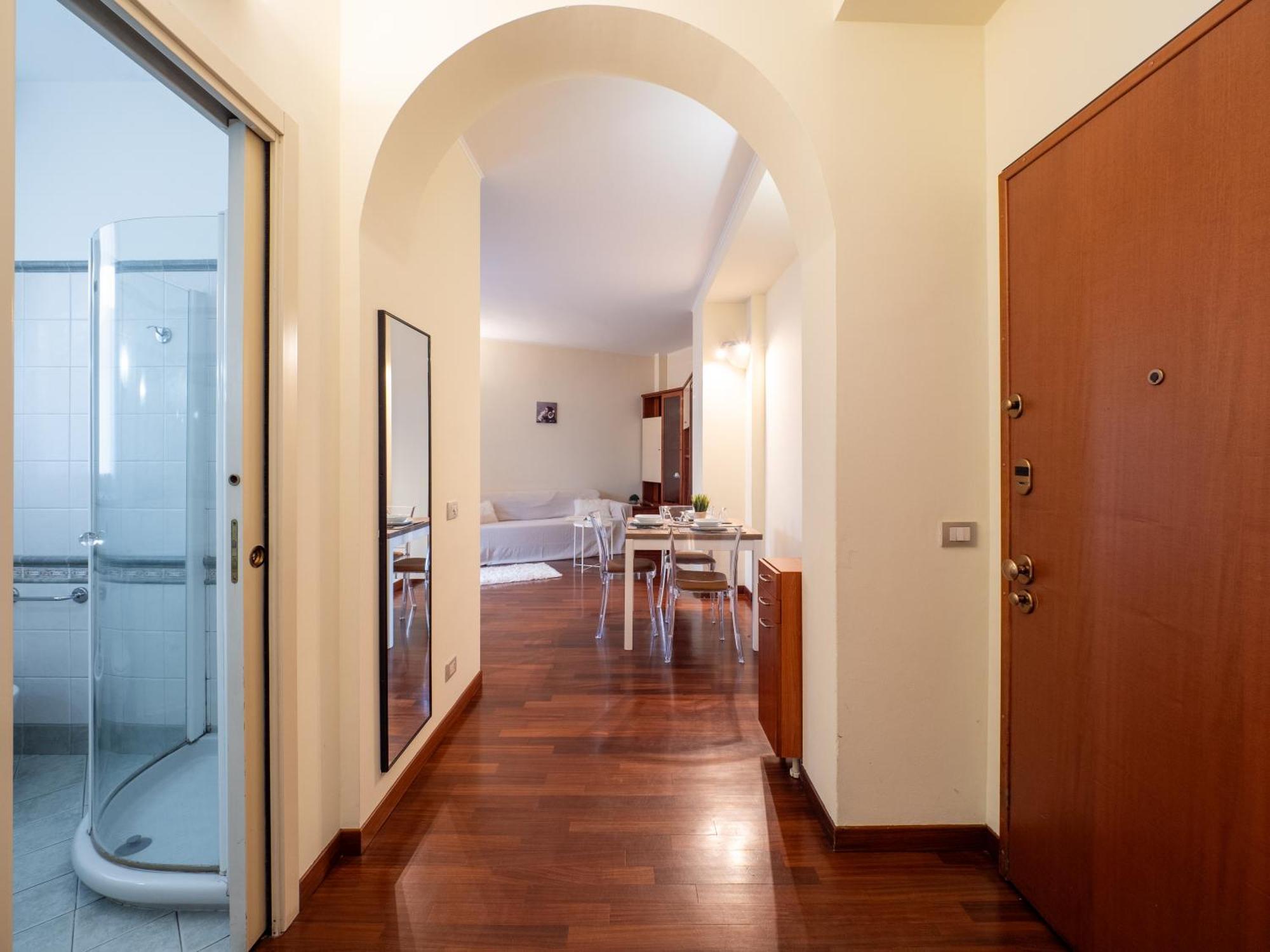 Flat In Center With Terrace, Near Garibaldi Fs * Milan